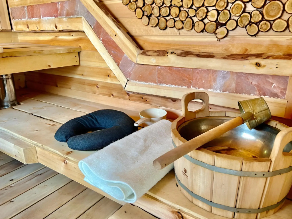 Двухместный коттедж двуспальная кровать в Rai Village