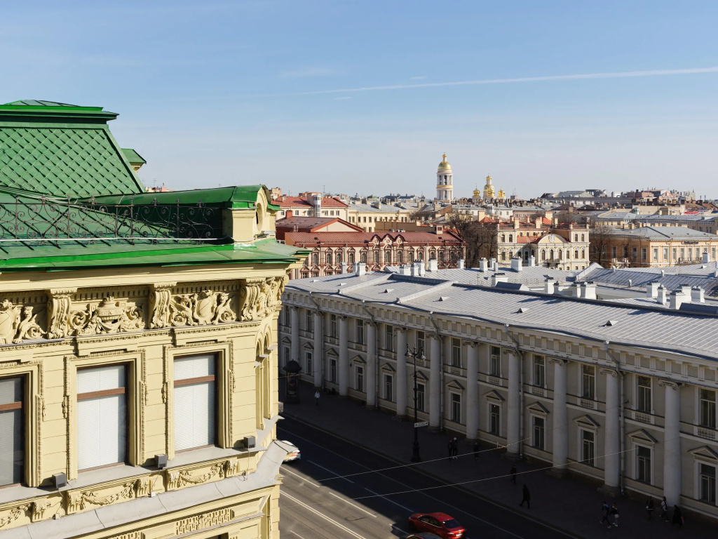 Отель Апартаменты Minin Apartments Мансарда с двумя балконами на Невском 80 кв.м. в Санкт-Петербурге