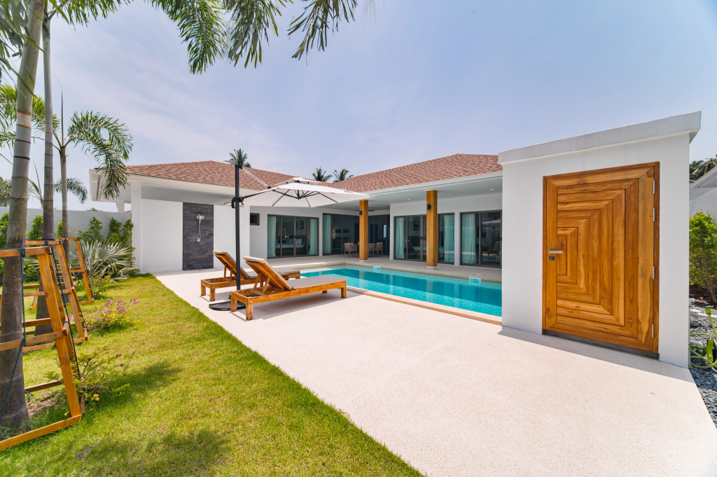 Olive Villa - New Luxury Private Pool 3BR Villa