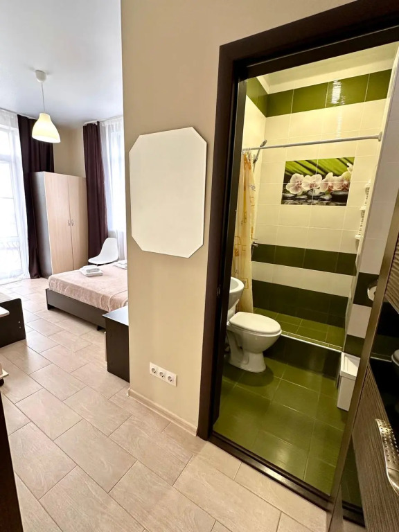 Трёхместный номер Comfort с балконом и с видом на горы в Людмила