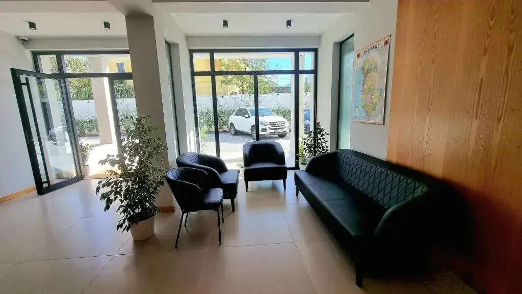 Lobby & Reception