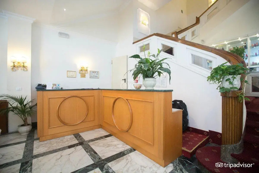 Lobby & Reception