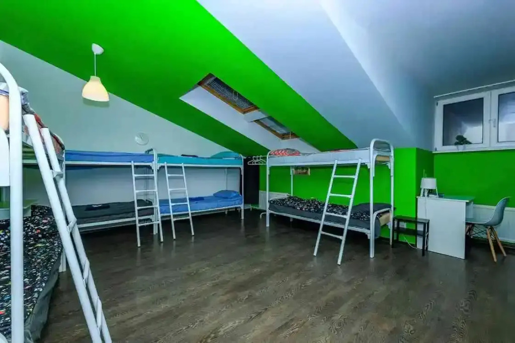 Кровать в общем номере (мужской номер) в Мой Питер