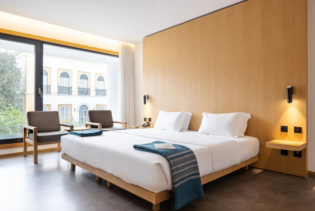 Superior Double room (full double bed)