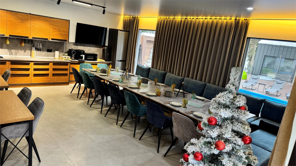 Люкс High Tech с балконом в Горы Village