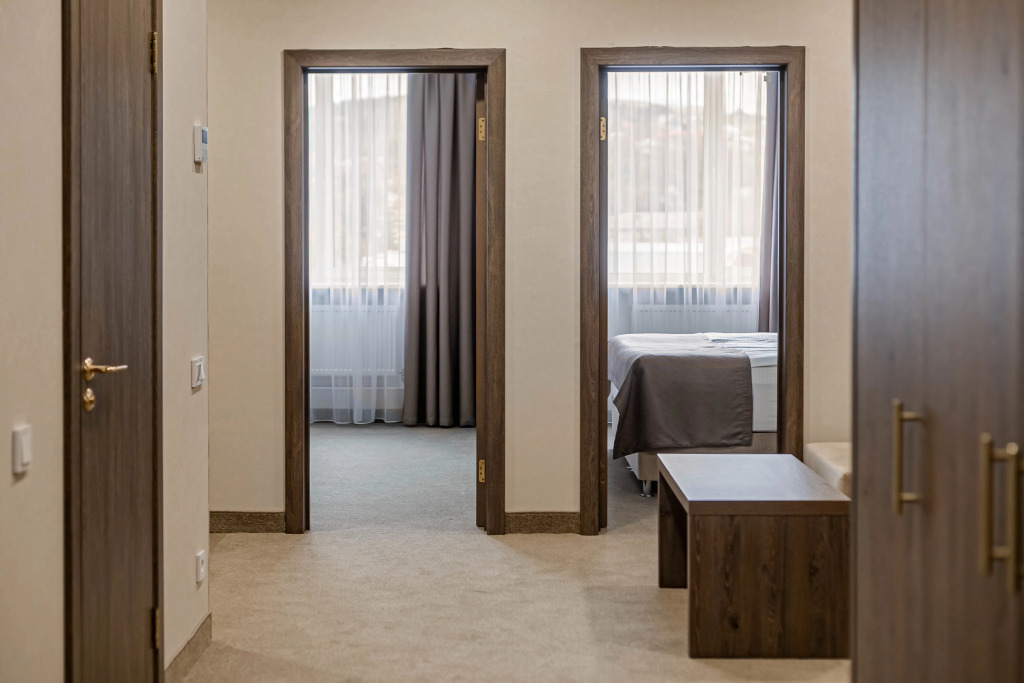 Двухместный люкс семейный с 2 комнатами двуспальная кровать в Кристалл