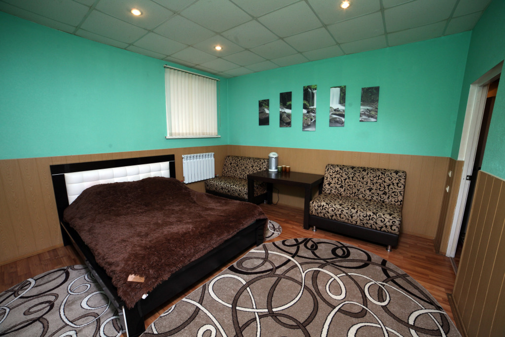 Коттедж с 4 комнатами с видом на внутренний двор в Дельфин