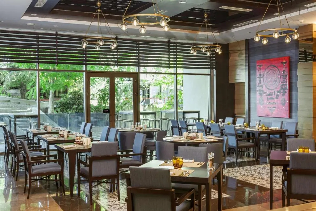Food & Beverage