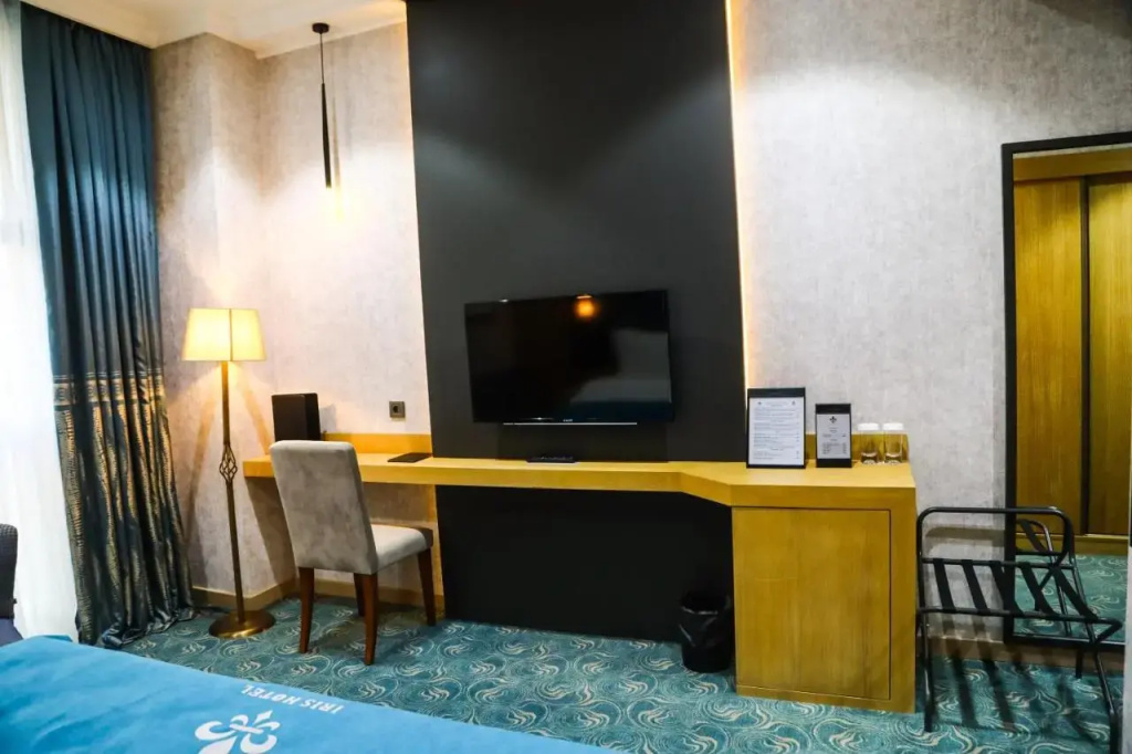 Lobby & Reception