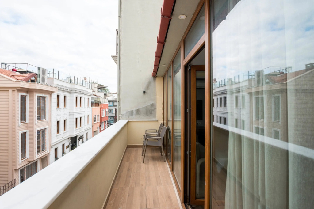 Deluxe Triple room with balcony