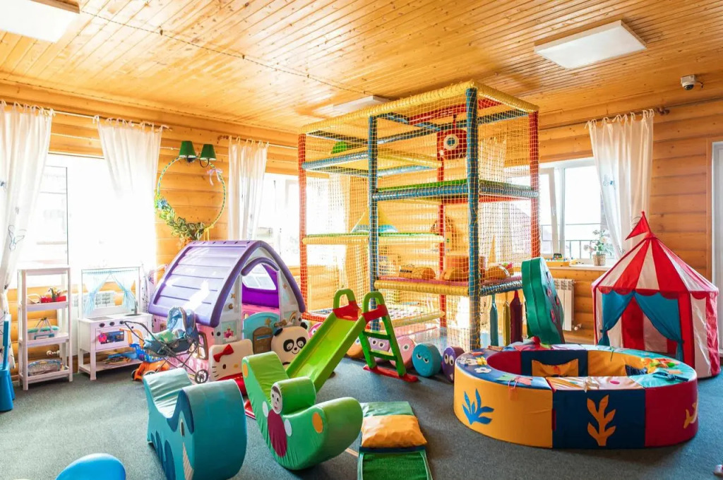 Шестиместный коттедж с балконом и с панорамным видом в Ласточкин дом