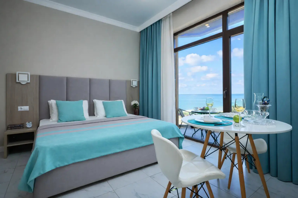 Апартаменты Okolo Morya 355 Премиум с видом на море и балконом — фото