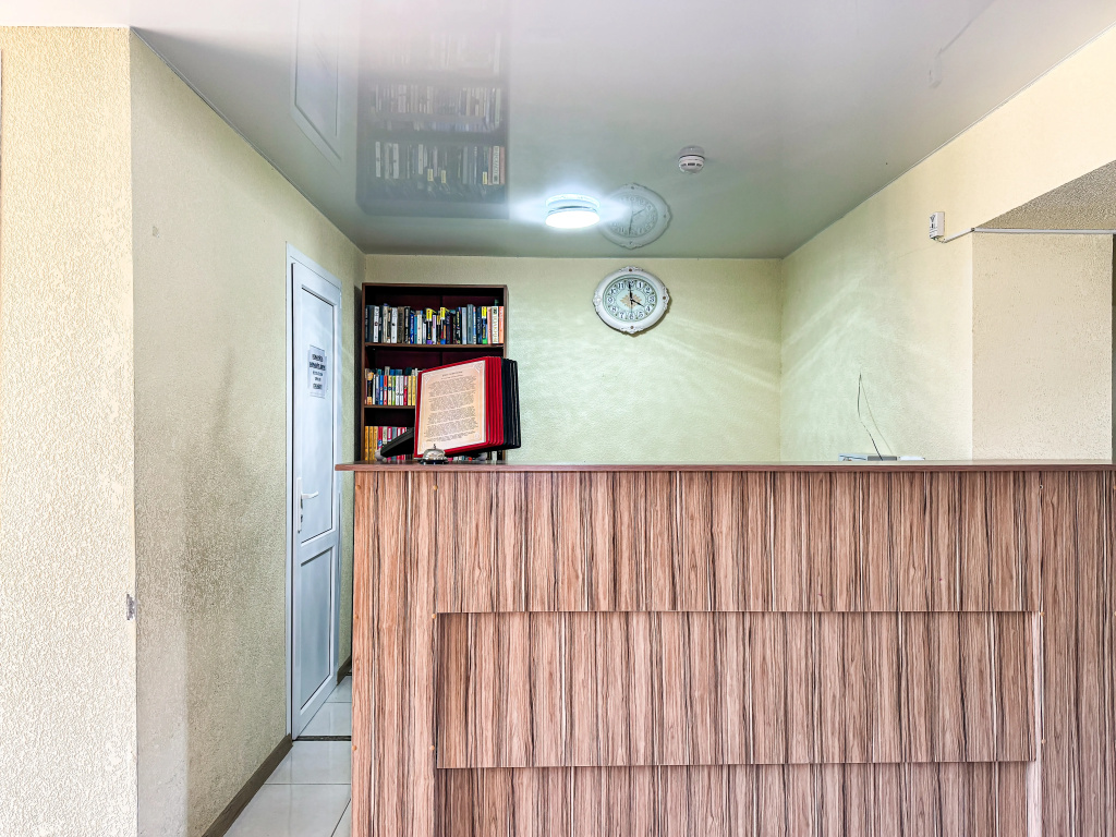 Lobby & Reception