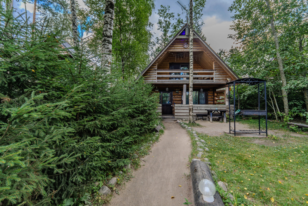 Коттедж Дуплекс с красивым видом из окна в Коробок-Хуторок