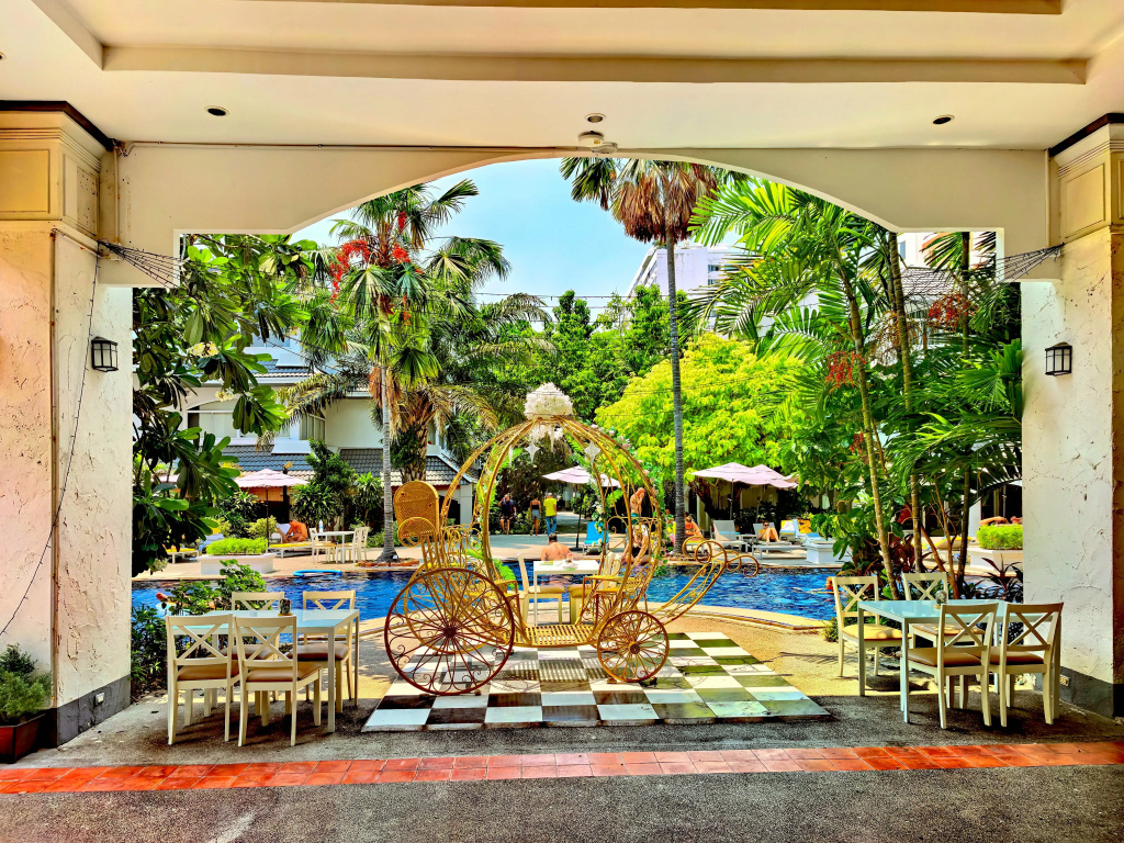 Pooh Beach Resort & Spa Resort