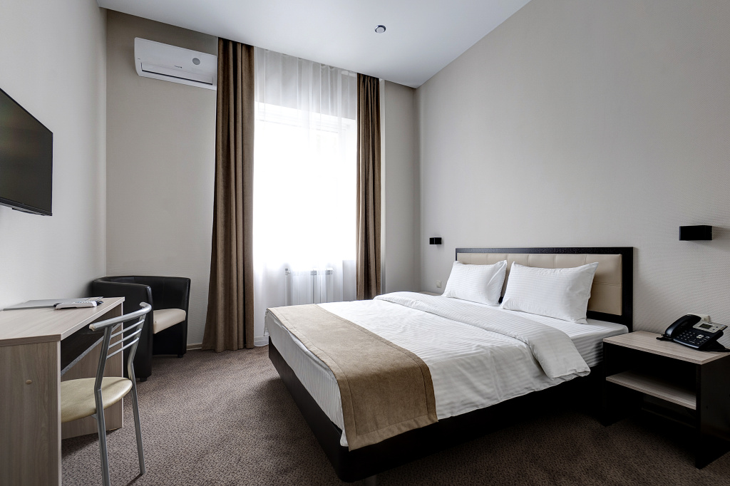 Premyer Hotel Room Type - Standard Double room full double bed