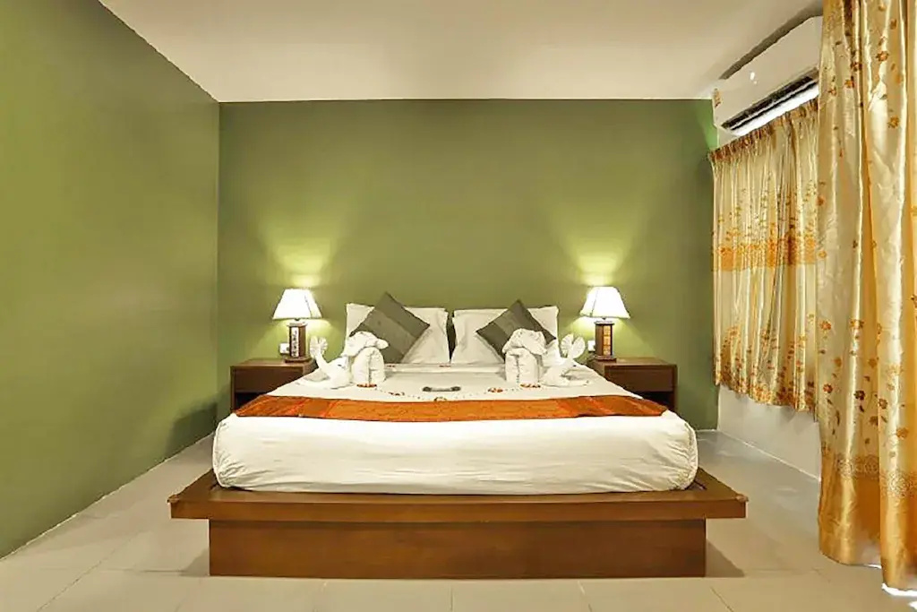 Double Suite with balcony (full double bed)