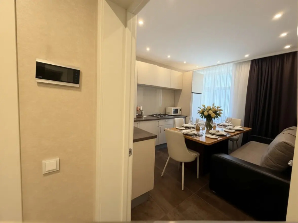 Апартаменты Deluxe c двумя спальнями и сан. узлами на Баумана ApartKazan — фото