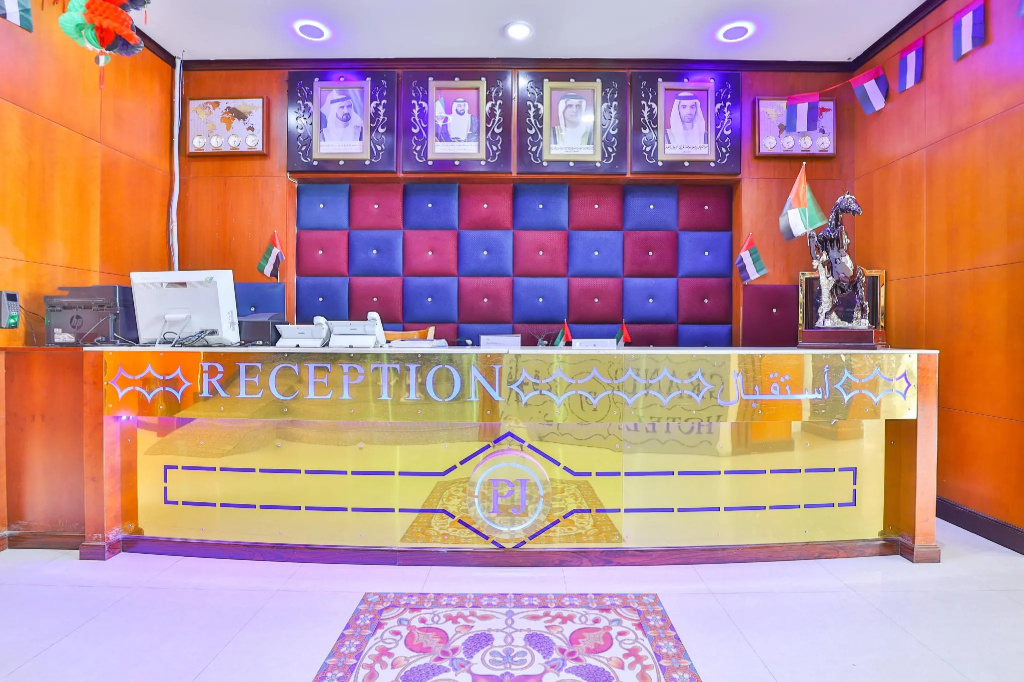 Lobby & Reception