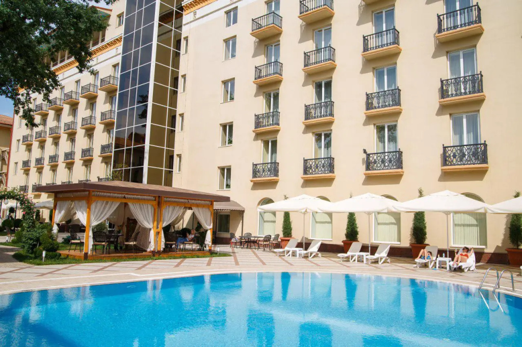 Отель LOTTE City Tashkent Palace — фото