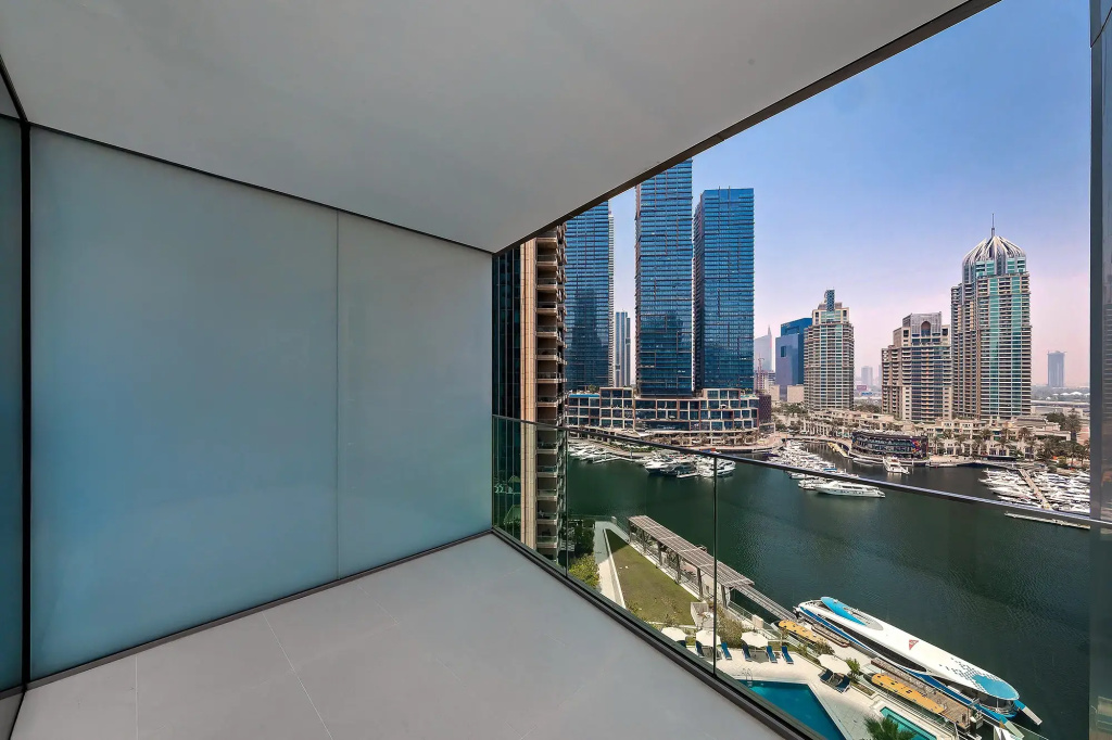 Zakhvatyvayuschie 1Br Apartamenty Liv Marina in Jbr, Apartments