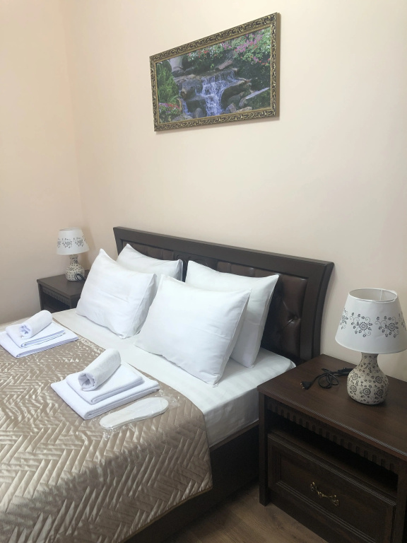 Deluxe No.14 Double room (full double bed)