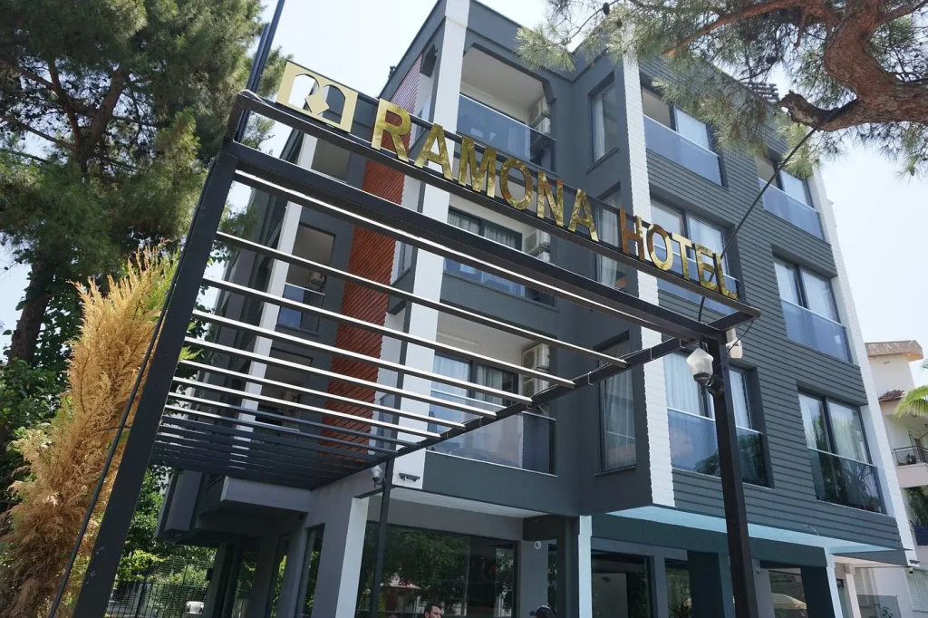 Ramona Lara Hotel