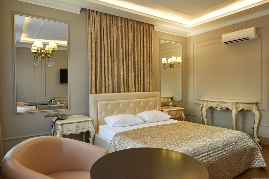 Tayozhnyij mini-hotel Room Type - Double Suite full double bed