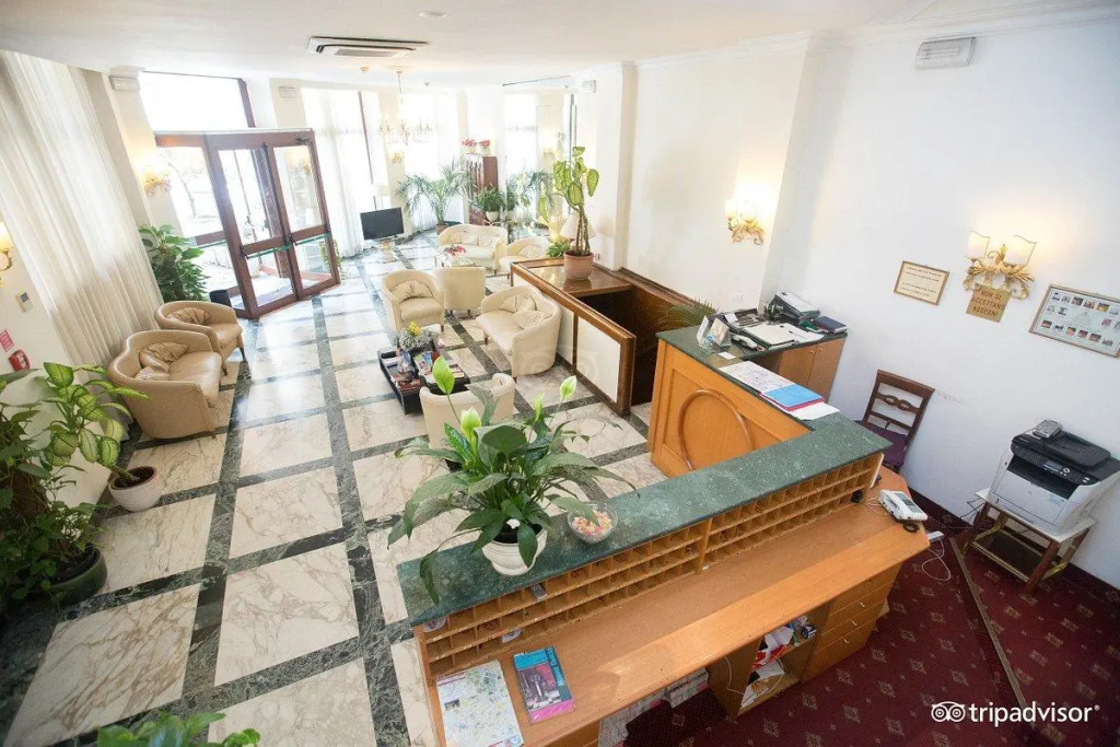 Lobby & Reception