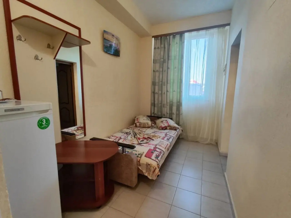 Семейный люкс с балконом и с красивым видом из окна в Adonis