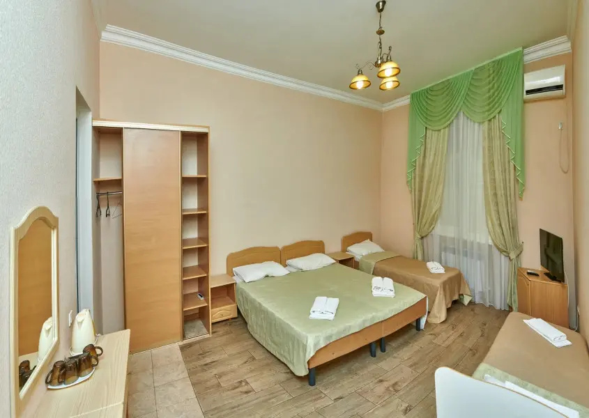 Economy Quadruple room