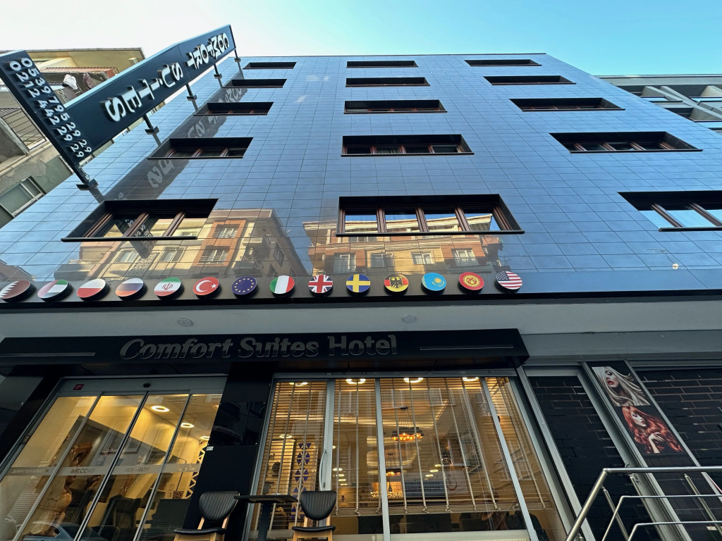 Отель Comfort Suites — фото