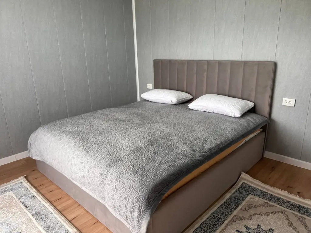 Двухместный номер Comfort с балконом и с видом на горы двуспальная кровать в Kolsay Room