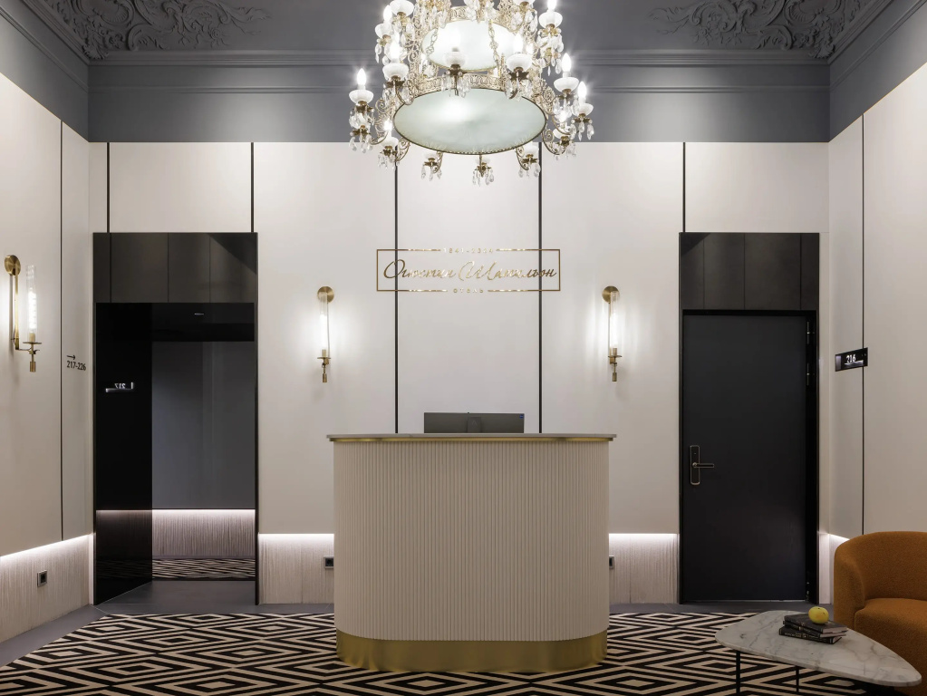 Lobby & Reception