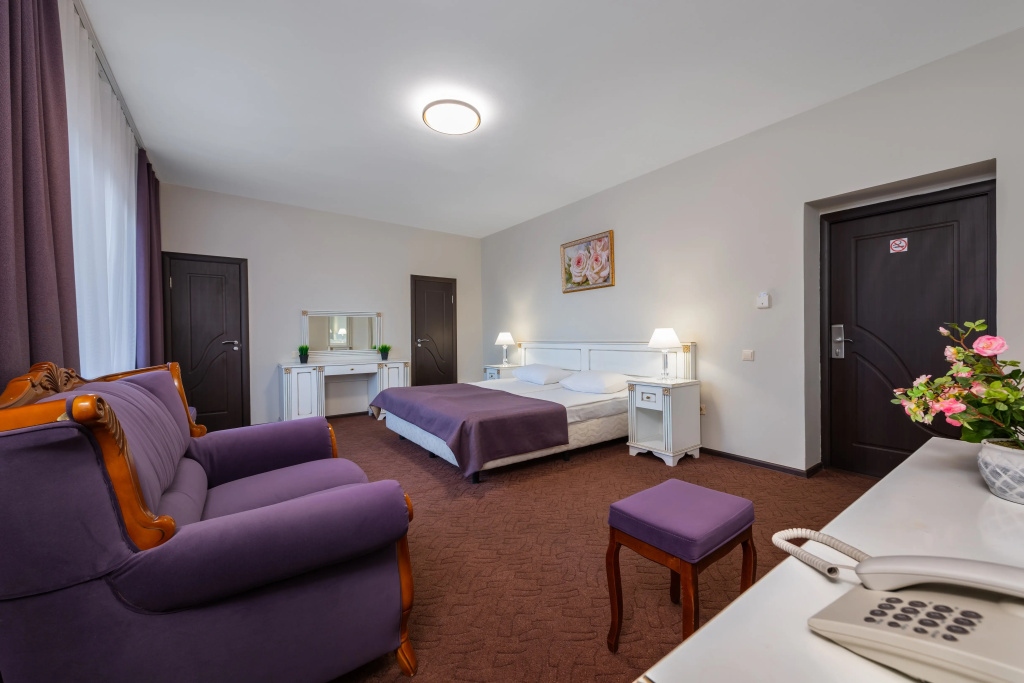 Double Junior Suite with balcony (full double bed)