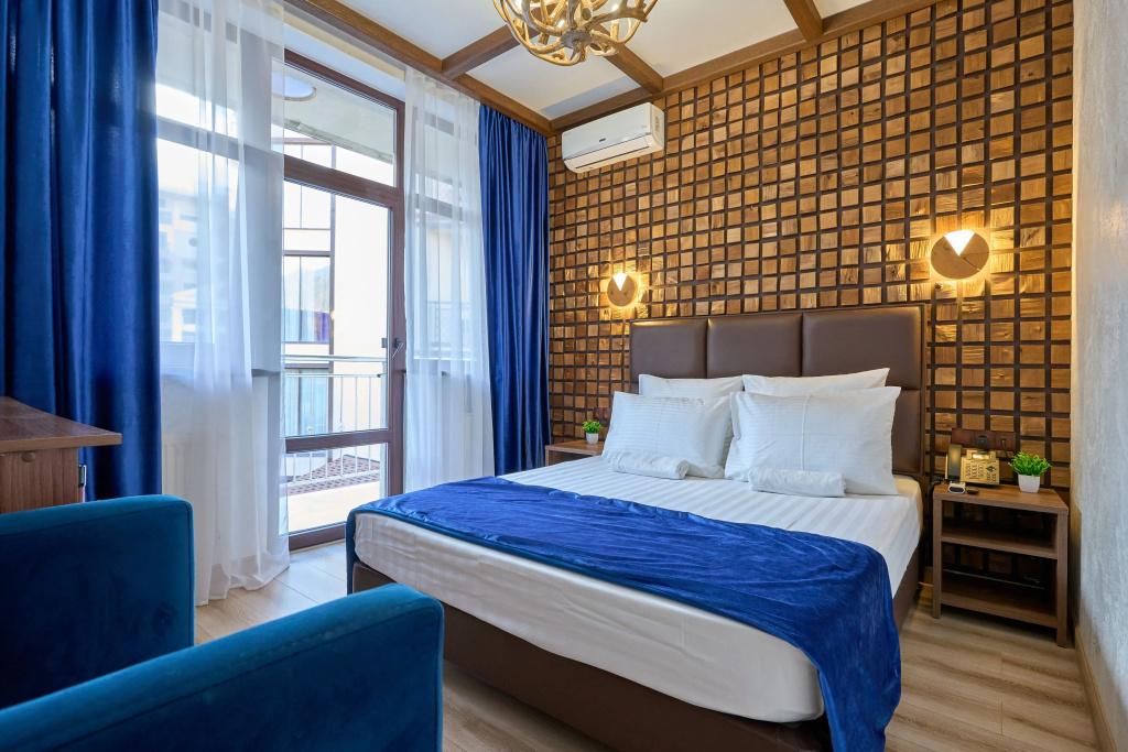 Astra De Rosa Hotel Room Type - Comfort Double room with balcony full double bed