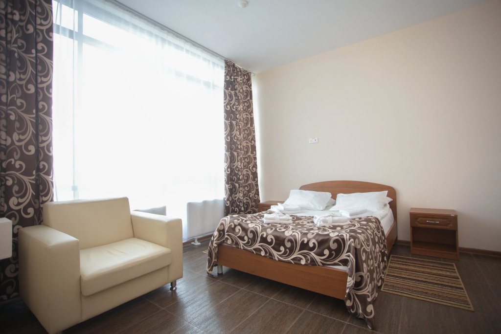 Double Suite (full double bed)