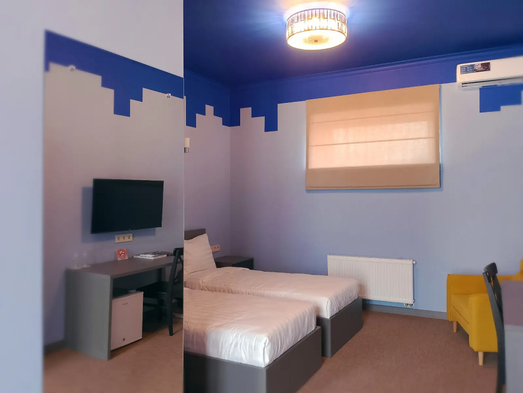 Radio Hotel Room Type - Standard Double room twin beds