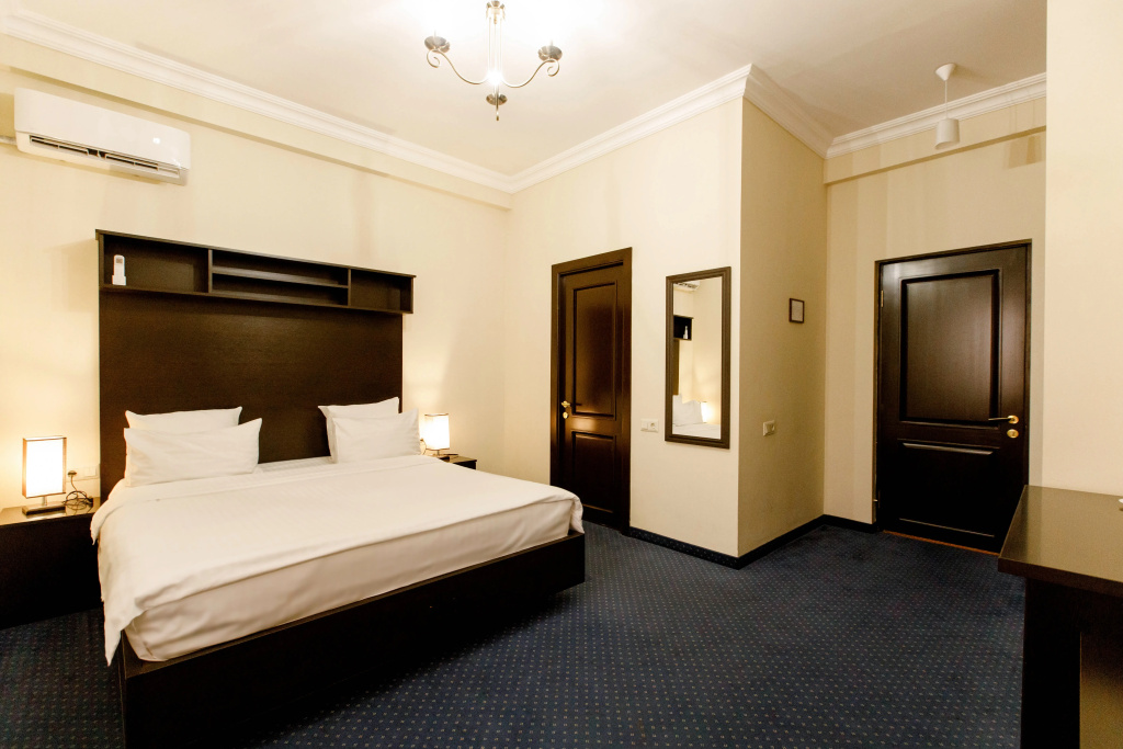 Standard Double room (full double bed)