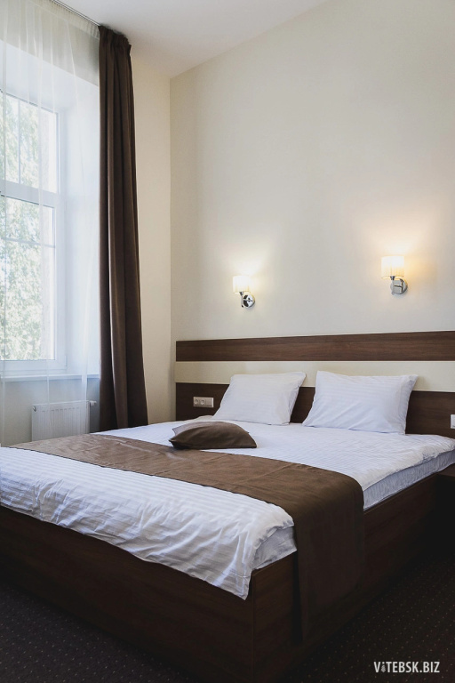 Double Suite with courtyard view (full double bed)