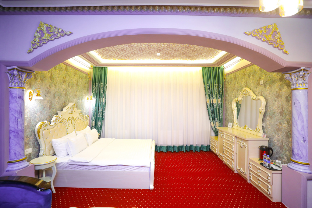 Lobby & Reception