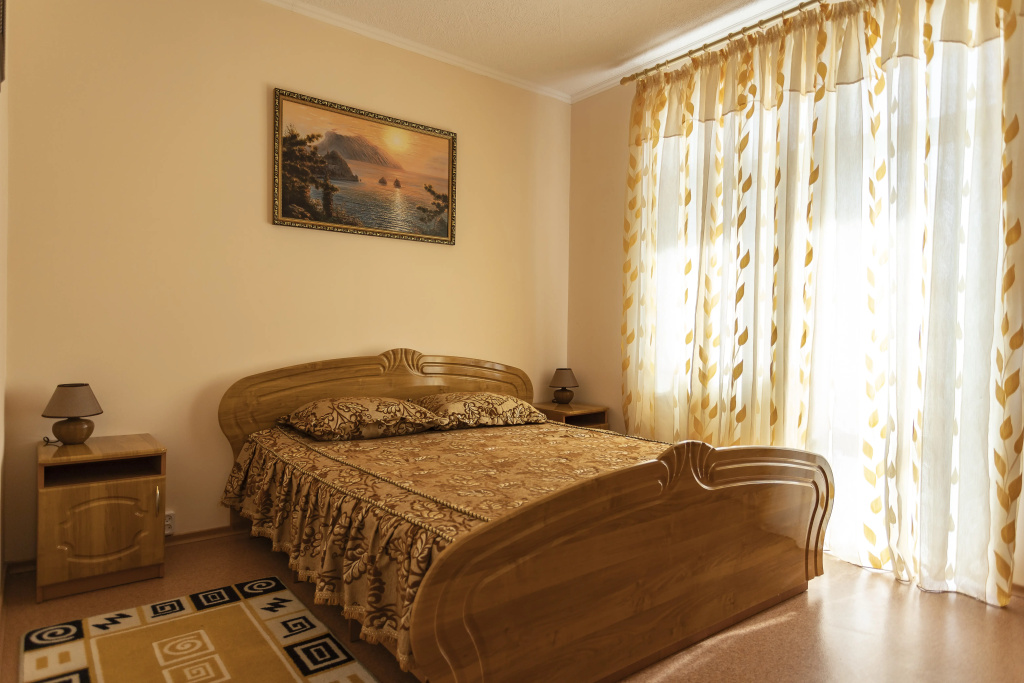 Standard Double room with balcony (full double bed)