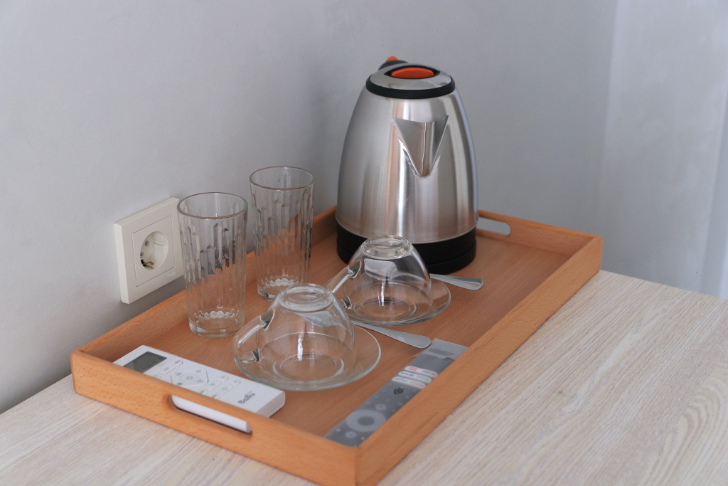 Двухместный люкс с балконом и с красивым видом из окна двуспальная кровать в Вилла Абхазия