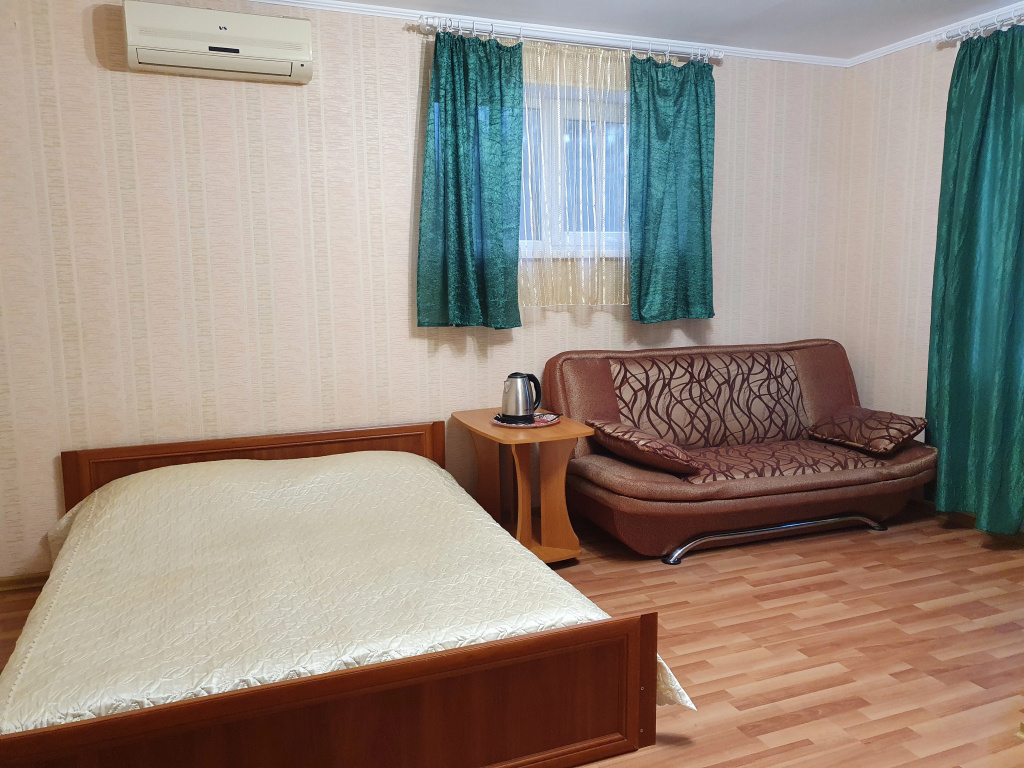 Building 2 Quadruple room