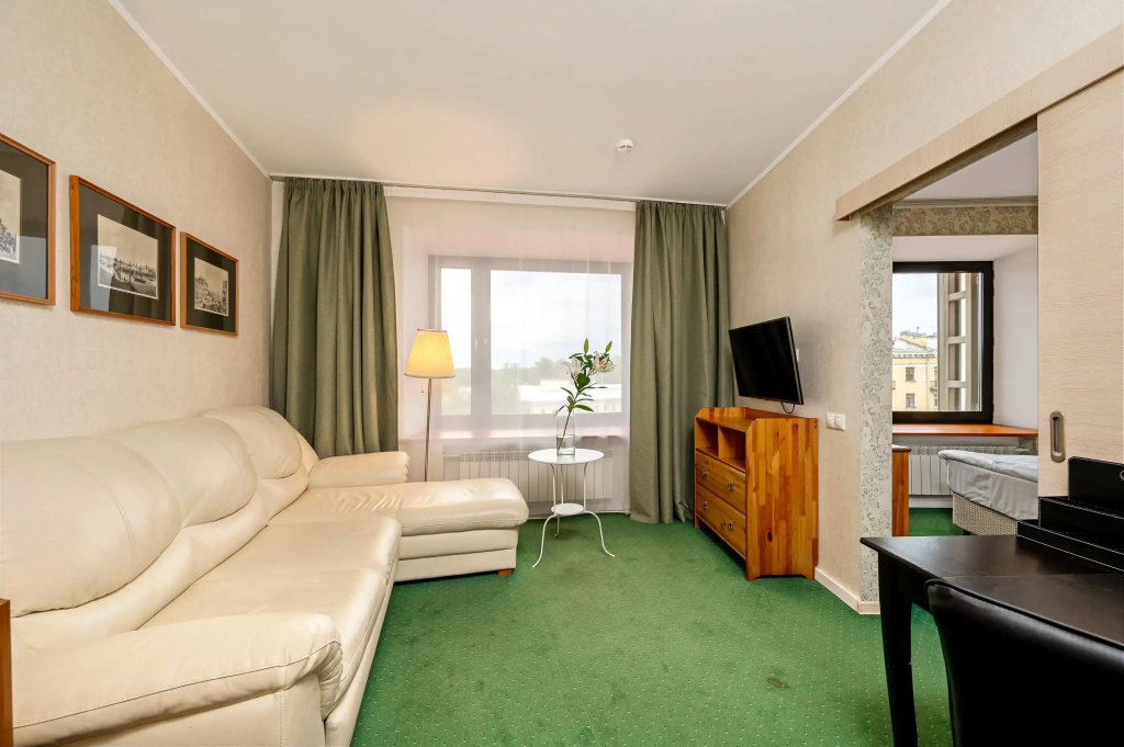 Moskva Hotel Room Type - Double Junior Suite full double bed