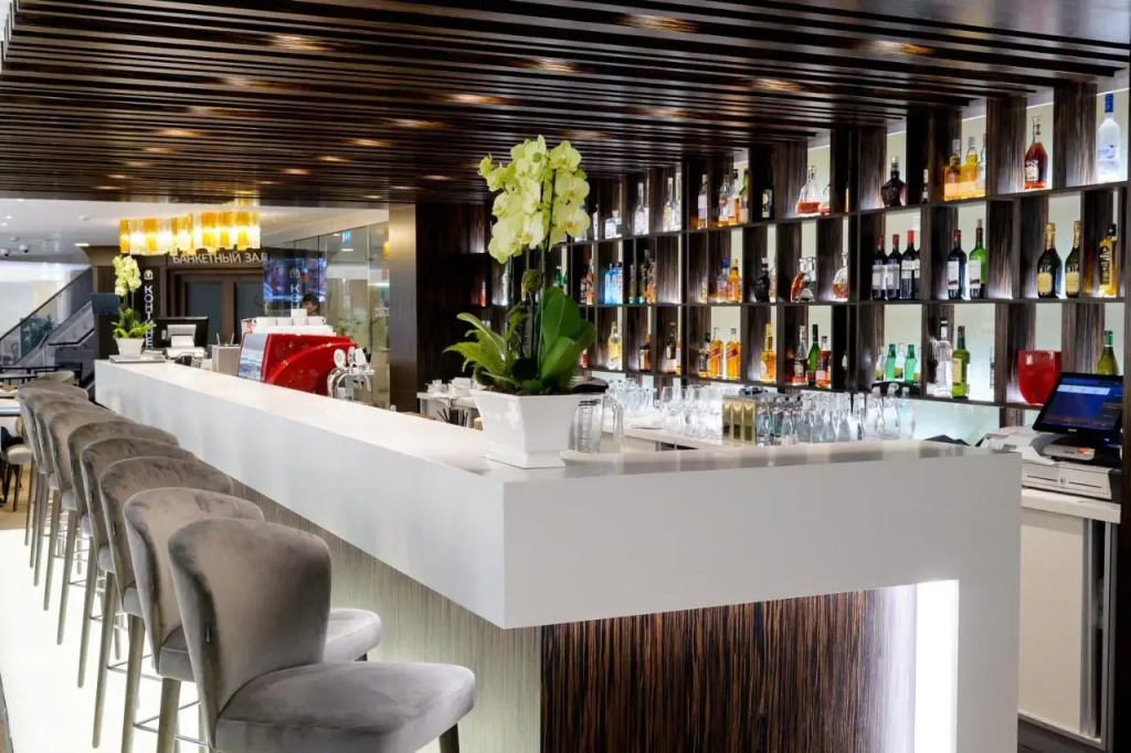 Food & Beverage