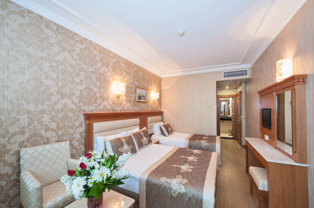 Standard Triple room