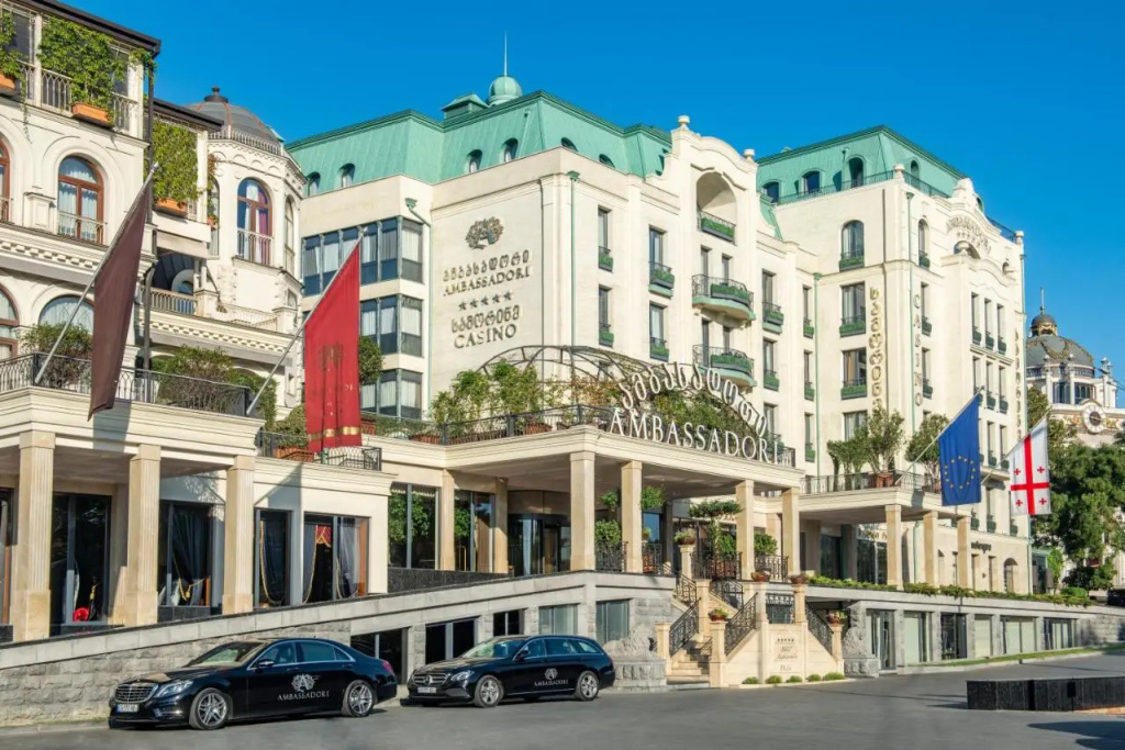 Отель Ambassadori Hotel Tbilisi — фото