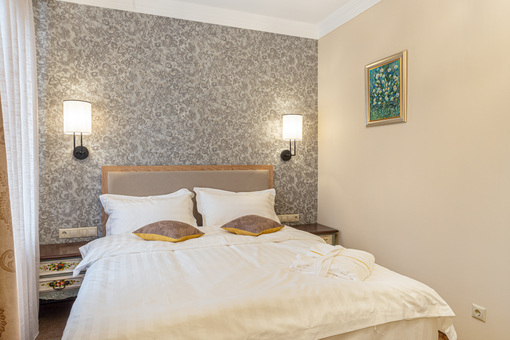 Gansdorf Hotel Boutique Hotel Room Type - Standard Double room with courtyard view full double bed