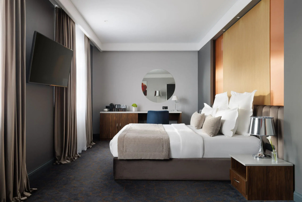 Hartwell Moskva Hotel Room Type - Double Junior Suite with city view twin beds